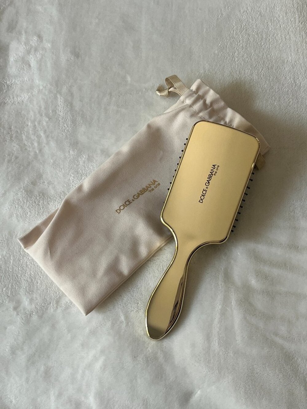 NWT Dolce & Gabbana The One Gold Paddle Hairbrush with Pouch Luxury VIP GWP
